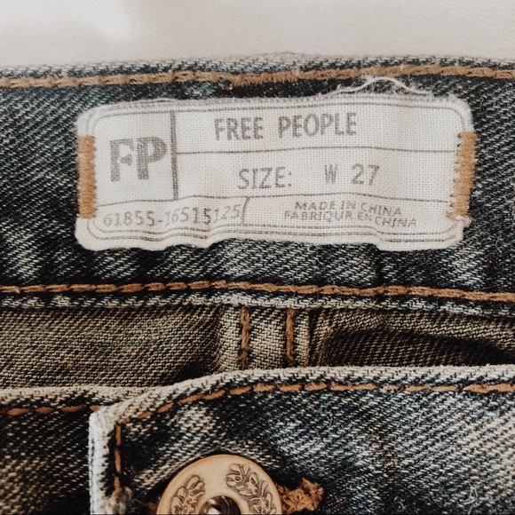 🚚 MOVING SALE! 🚚 Denim cutoff Free People shorts - Picture 3 of 3